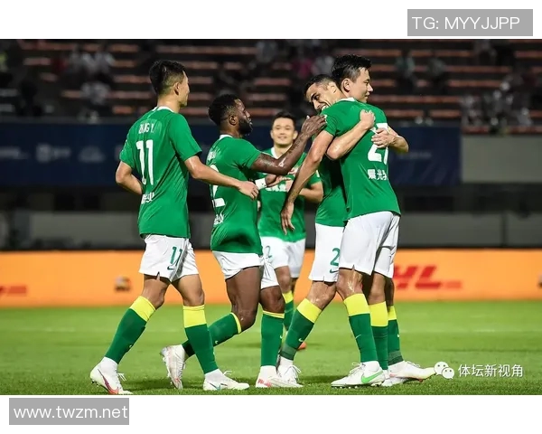 上海足球队以77分领跑挑战赛积分榜展现强劲实力 上海足球队以77分领跑挑战赛积分榜展现强劲实力