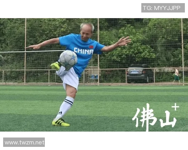 从草根到巨星足球明星背后的艰辛奋斗与坚持故事 从草根到巨星足球明星背后的艰辛奋斗与坚持故事