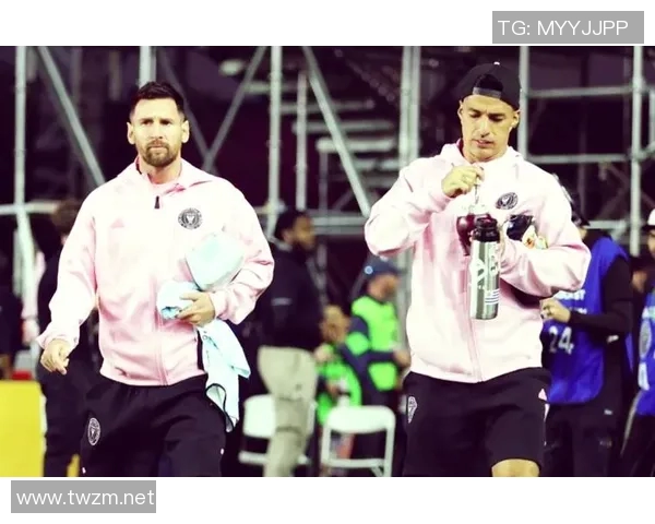 崇尚拼搏精神与团队合作的足球明星们展现了无与伦比的魅力与才华 崇尚拼搏精神与团队合作的足球明星们展现了无与伦比的魅力与才华