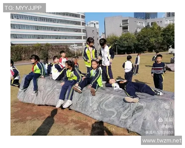 杨静专访：追忆足球生涯中的辉煌与挑战