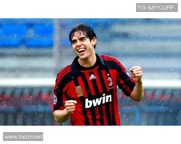 深圳足球队崛起之路:城市联赛中的拼搏与荣耀 深圳足球队崛起之路:城市联赛中的拼搏与荣耀