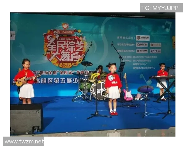 足球明星跨界综艺舞台展现多才多艺魅力引发热议